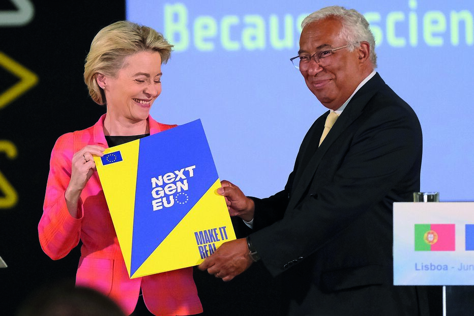 Ursula von der Leyen esteve em Lisboa para anunciar a “luz verde” ao plano português, acompanhada pelo primeiro-ministro, António Costa