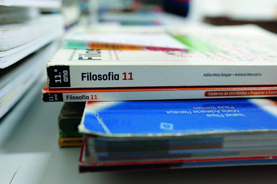 Recolhas de manuais escolares não abrangem para já anos com exames, cuja devolução só é feita após saírem as notas