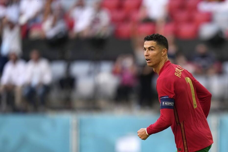 Cristiano Ronaldo marcou pela primeira vez à Alemanha num Europeu