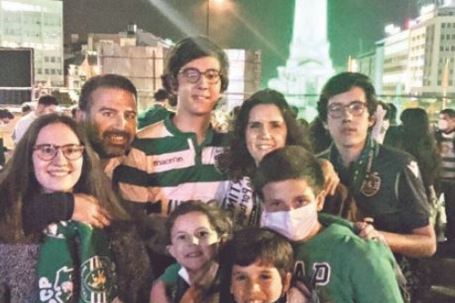 Assunção Cristas e família nos festejos do Sporting em maio