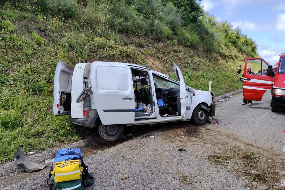 Colisão entre carros na A1, no sentido norte-sul, em Gaia
