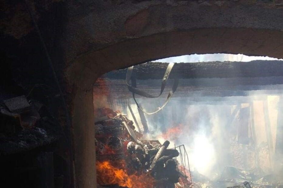 Incêndio destrói casa em Albergaria-a-Velha