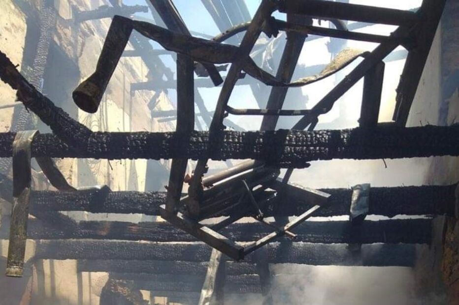 Incêndio destrói casa em Albergaria-a-Velha