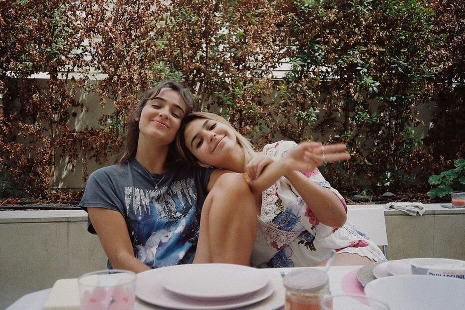 Bárbara Bandeira e Angie Costa 