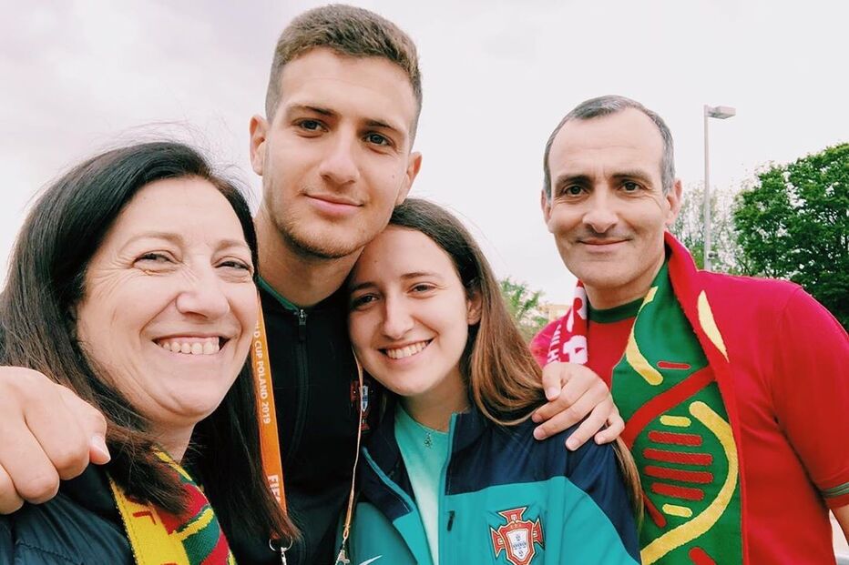 Família de Dalot ficou em êxtase com a estreia do lateral na Seleção