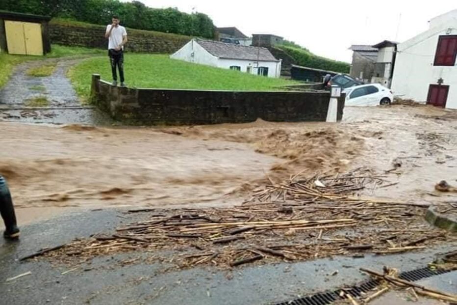 Mau tempo provoca cheias em São Miguel