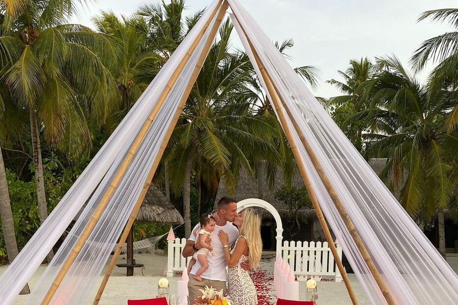 Vlachodimos e a filha nas Maldivas