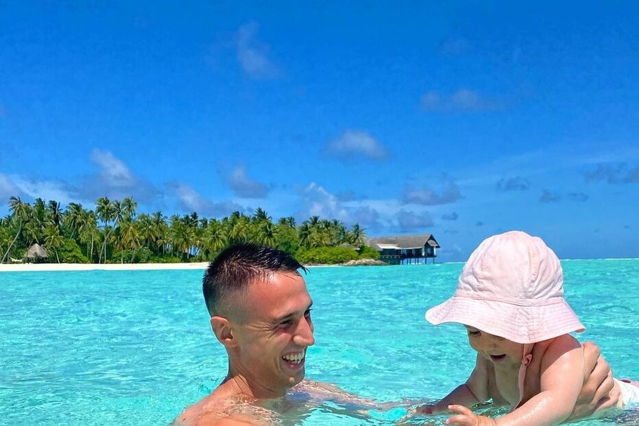 Vlachodimos e a filha nas Maldivas