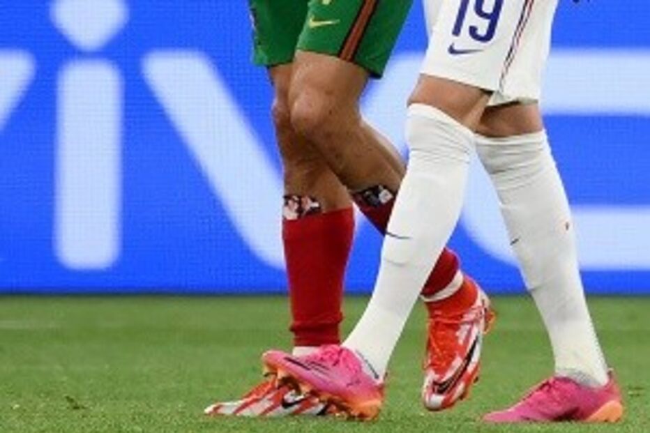 Pormenor da caneleira de Ronaldo