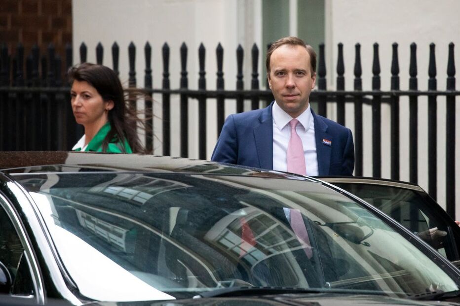 Matt Hancock	com Gina Coladangelo