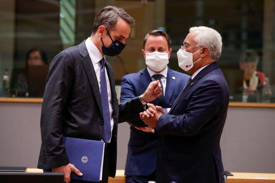 O primeiro-ministro português, António Costa, com Xavier Bettel durante a cimeira	