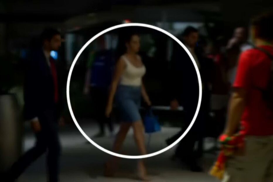 Georgina chega ao hotel após derrota frente à Bélgica