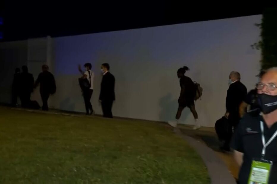 Seleção Nacional chega ao hotel após derrota frente à Bélgica