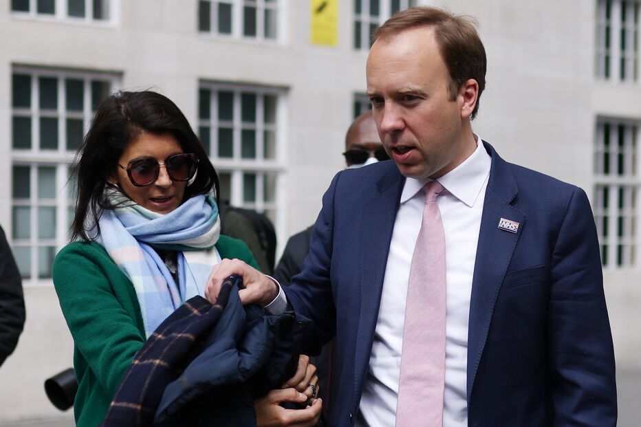 Matt Hancock com a assessora e amante Gina  Coladangelo