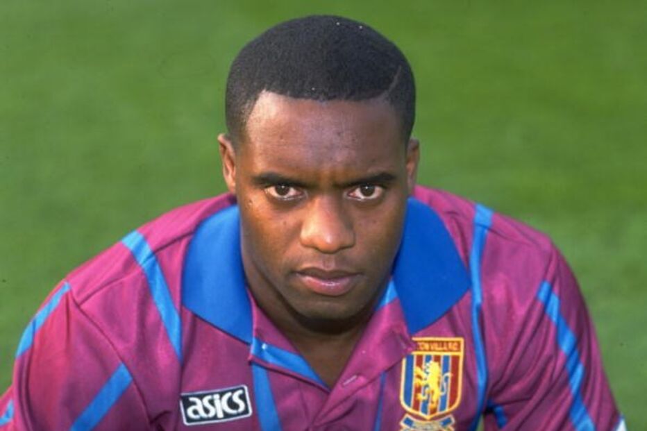 Atkinson, que se notabilizou no Aston Villa na década de 1990, morreu aos 48 anos, em agosto de 2016, depois de receber a descarga da arma de eletrochoque de Monk e dois pontapés na cabeça, durante um incidente ocorrido perto da casa do seu pai.