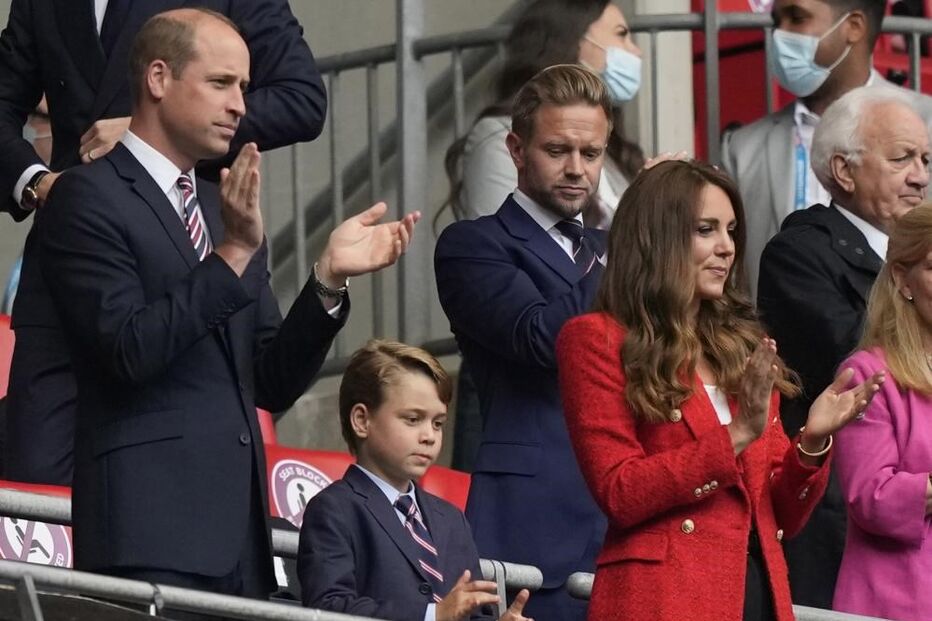 William, o príncipe George e Kate Middleton