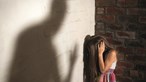 Mulher vê filha menor ser violada pelo companheiro