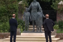 Estátua da 'princesa do povo', inaugurada pelos filhos William e Harry