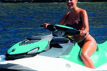 Cristiano Ronaldo de férias com a família mostra sorrisos e alegria a bordo de iate de luxo