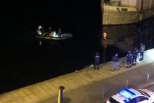 Homem morre em despiste de carro que caiu ao rio douro no Porto. Mulher ficou ferida