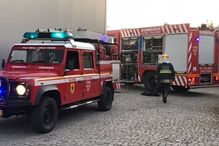 Incêndio deflagra em armazém da Citroën na zona industrial de Vila Real