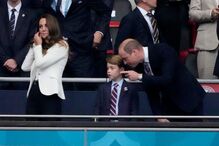 Príncipe William e Kate assistiram ao jogo da final do Euro 2020 com o filho George