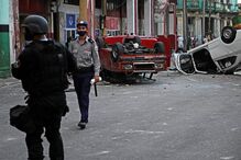 Manifestantes viraram carros 