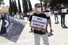 Polícias exigem subsídio de risco em protesto junto ao Conselho de Ministros