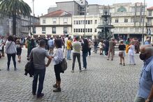 Centenas sem máscara em protesto no Porto contra certificado digital Covid-19