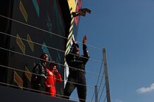 Hamilton vence em Silverstone e aproxima-se da liderança do Mundial de Fórmula 1