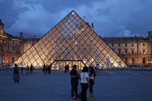 Museu do Louvre: depois do roubo existem agora problemas com vigas que obrigam a encerrar galeria