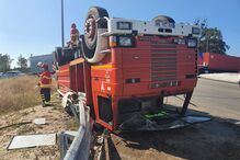 Dois feridos em despiste de autotanque dos bombeiros seguido de capotamento na Figueira da Foz	