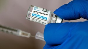 Dose de reforço para maiores de 50 anos vacinados com Janssen arranca domingo