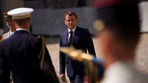 Macron pede a Israel para investigar Pegasus