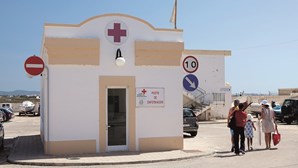 24 postos de enfermagem nas praias do Algarve estão fechados