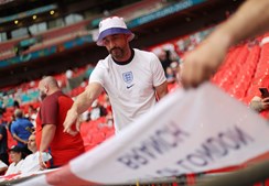 Adeptos no Estádio do Wembley antes da final do Euro