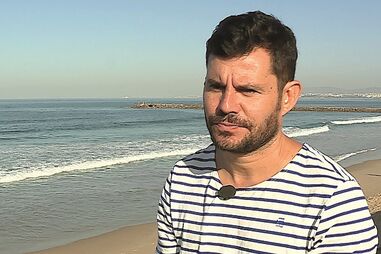 Javier Santos tem 44 anos e não desiste de caso na Justiça    