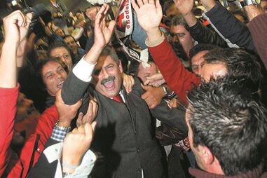 Em 2003, na primeira eleição, Vieira  bateu o recorde do seu antecessor, Manuel Damásio, com 87% dos votos, superando por clara margem o seu principal opositor, Jaime Antunes 