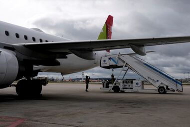 Menzies avança com providência cautelar para contestar concurso do 'handling'