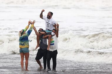 Ítalo Ferreira é o primeiro campeão olímpico de surf