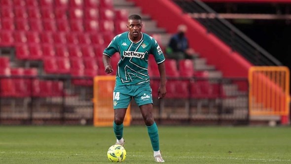 William Carvalho descarta Benfica: "Houve interesse mas ...