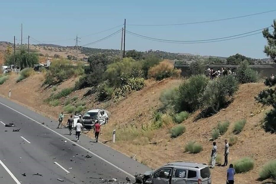 Colisão entre três carros na ligação entre a A22 e a EN125 em Castro Marim faz cinco feridos 