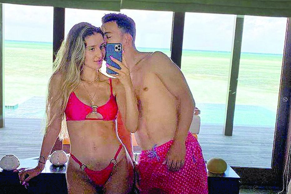 Pedro Gonçalves com a namorada, nas Maldivas