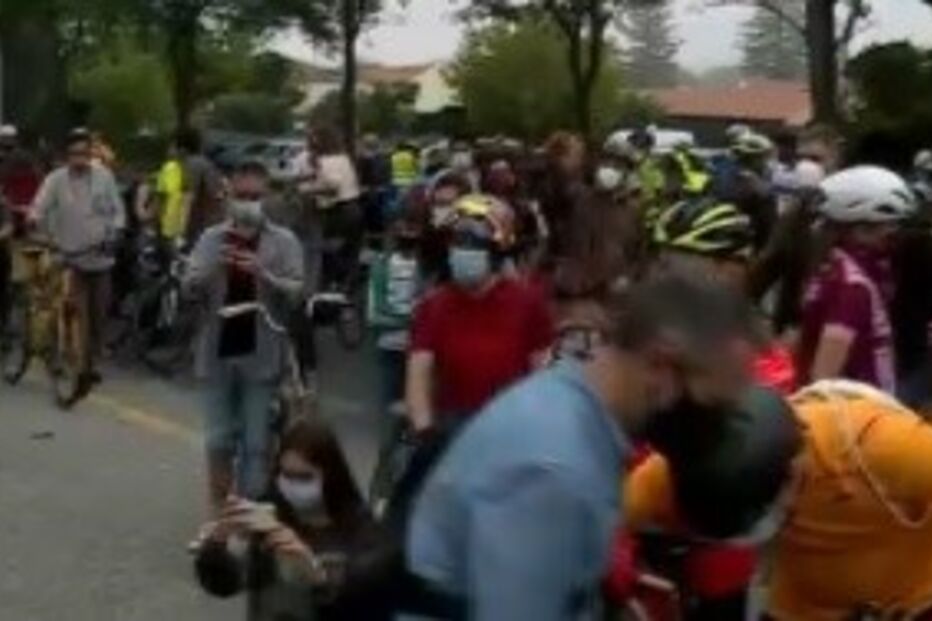 Ciclistas prestam vigília em homenagem à ciclista grávida que morreu atropelada em vários pontos do País