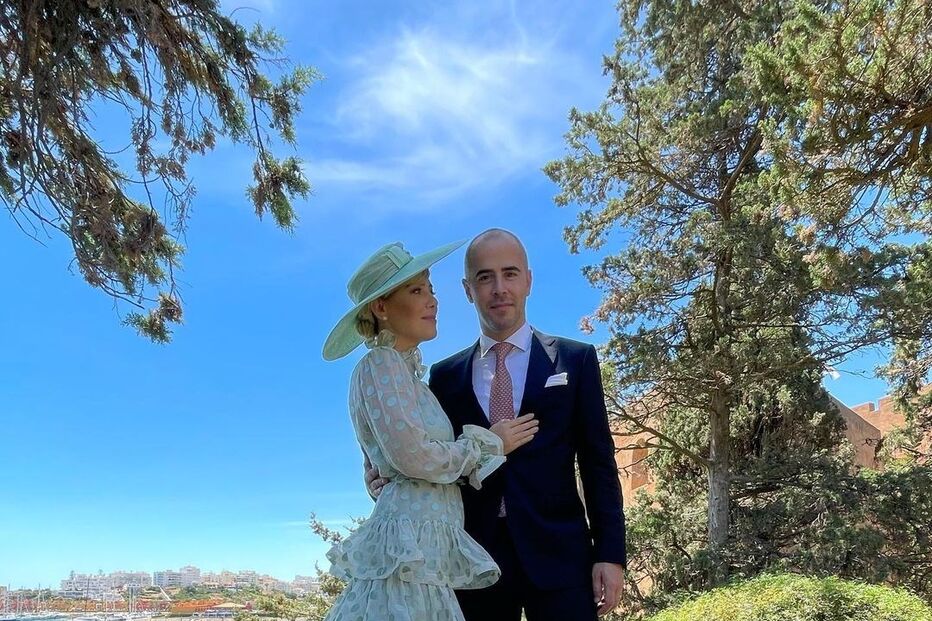 Raquel Strada e o marido Joaquim no casamento de Sara Salgado