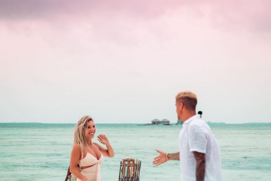 João Cancelo pediu a namorada em casamento