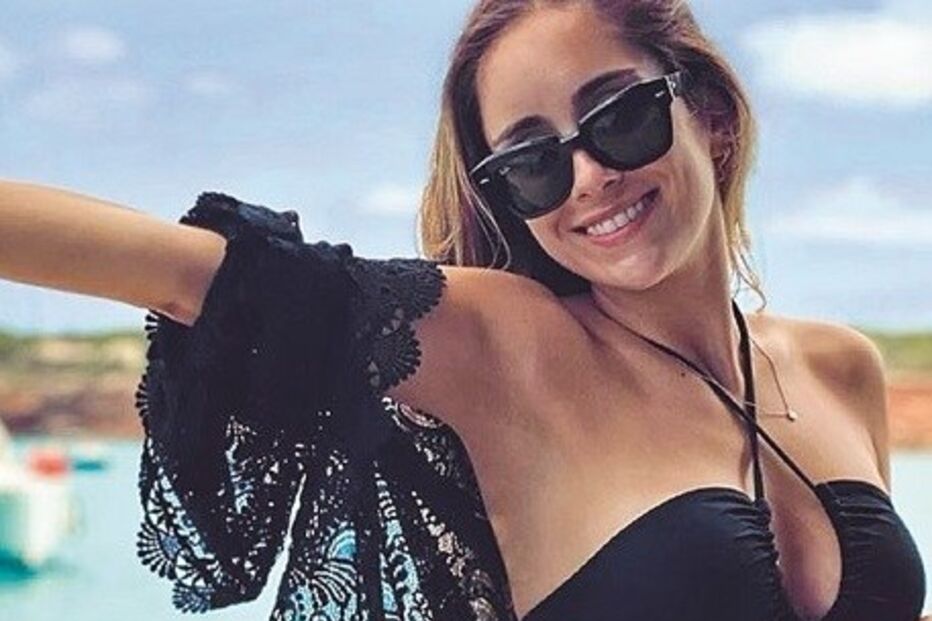 Namorada de Dalot faz furor em Ibiza