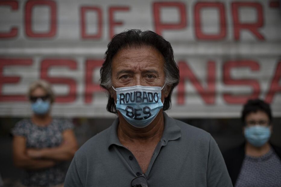 Lesado do BES confronta advogados de Ricardo Salgado à porta do Tribunal