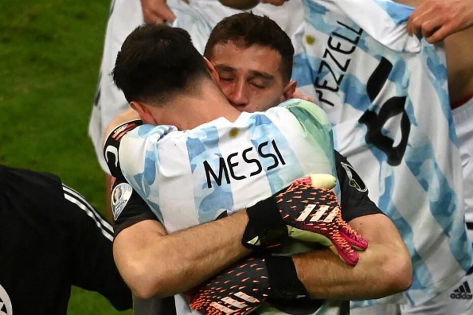 Lionel Messi e Emiliano Martínez