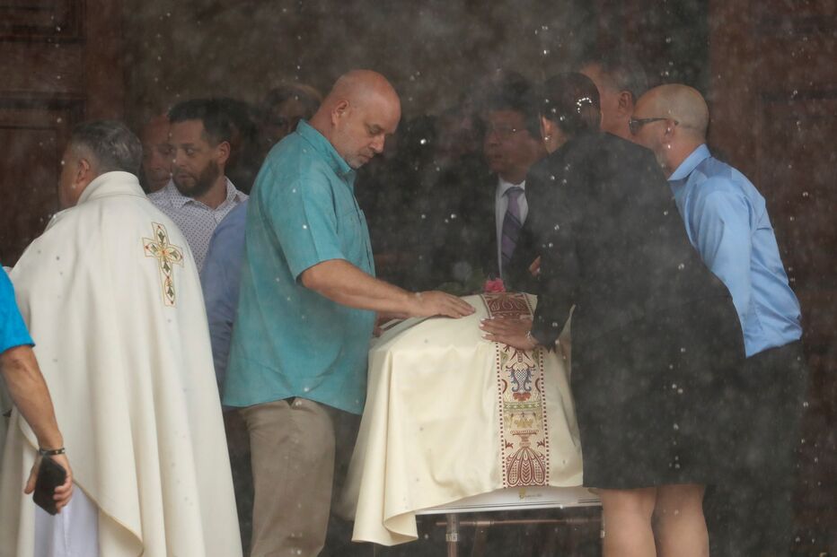 Marcus Guara, a mulher Ana e as duas filhas, Lucia e Emma, de 10 e 4 anos, respetivamente, foram homenageados por familiares e amigos